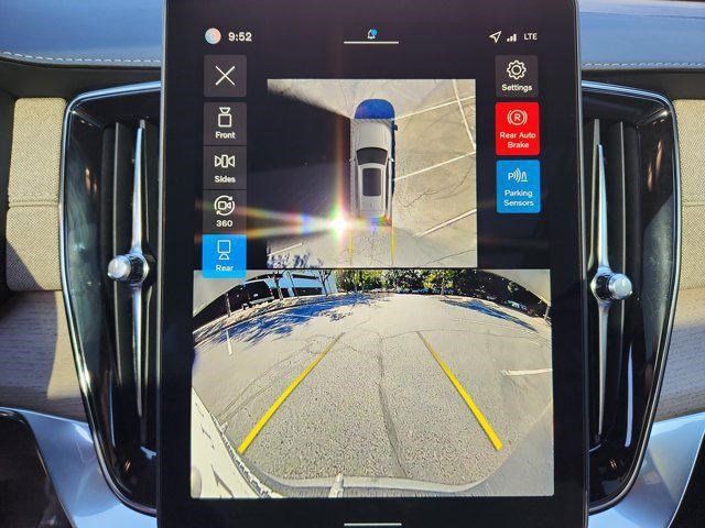 2026 Volvo XC90 Plus - Photo 17