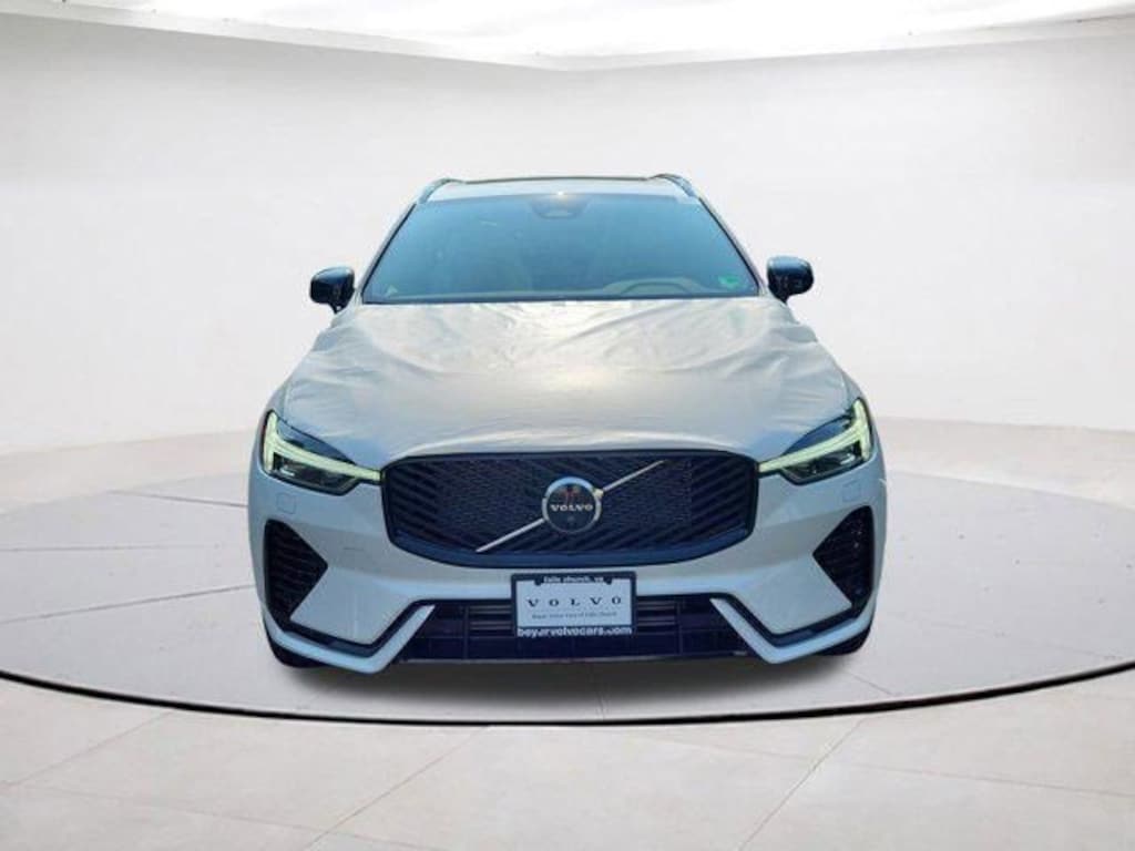 New 2026 Volvo XC60 plug-in hybrid T8 Plus SUV