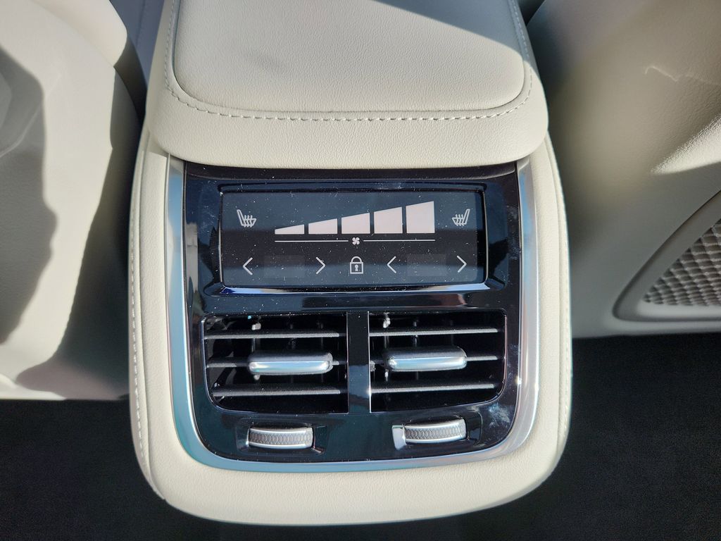 2026 Volvo XC90 Ultra - Photo 21