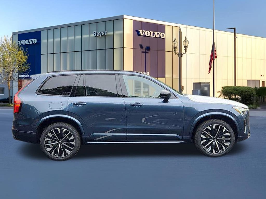New 2026 Volvo XC90 B6 Ultra Dark Theme 6-Seater SUV