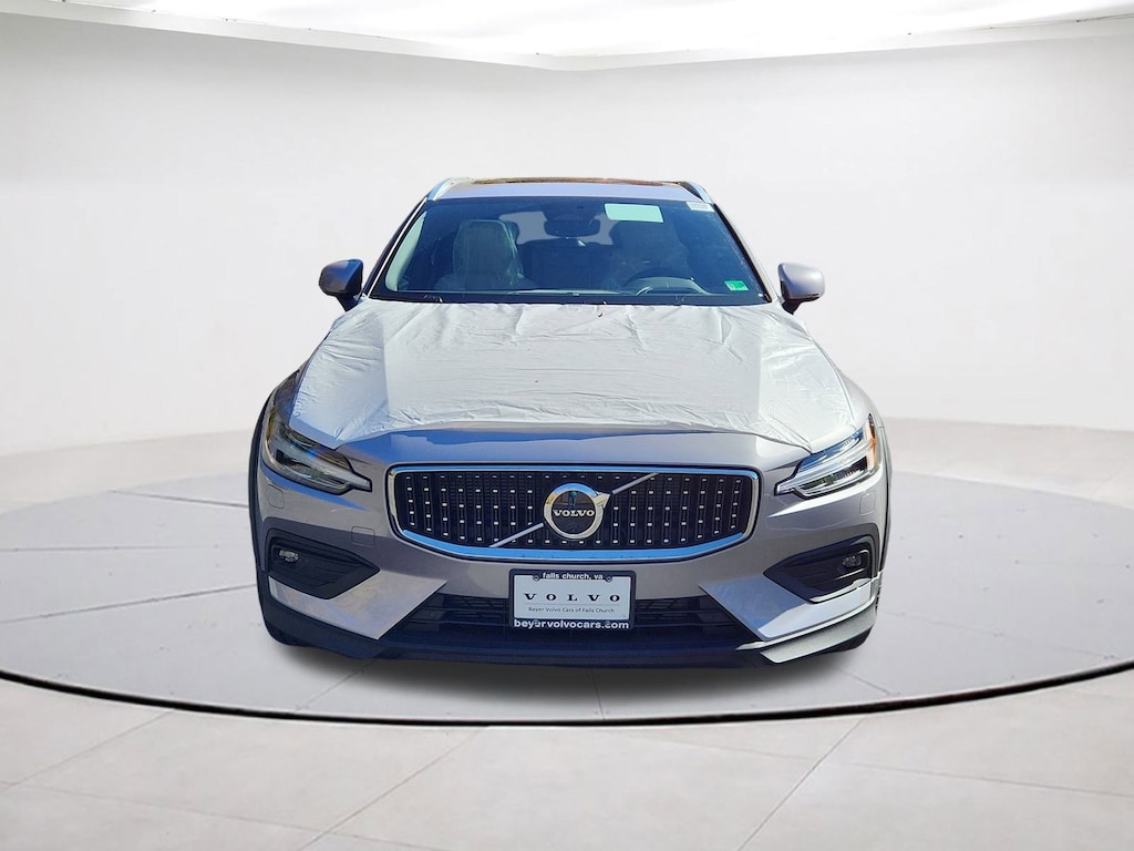 New 2026 Volvo V60 Cross Country B5 Ultra Wagon
