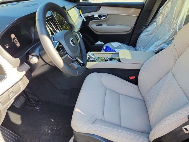 2026 Volvo XC90 Plus - Photo 18