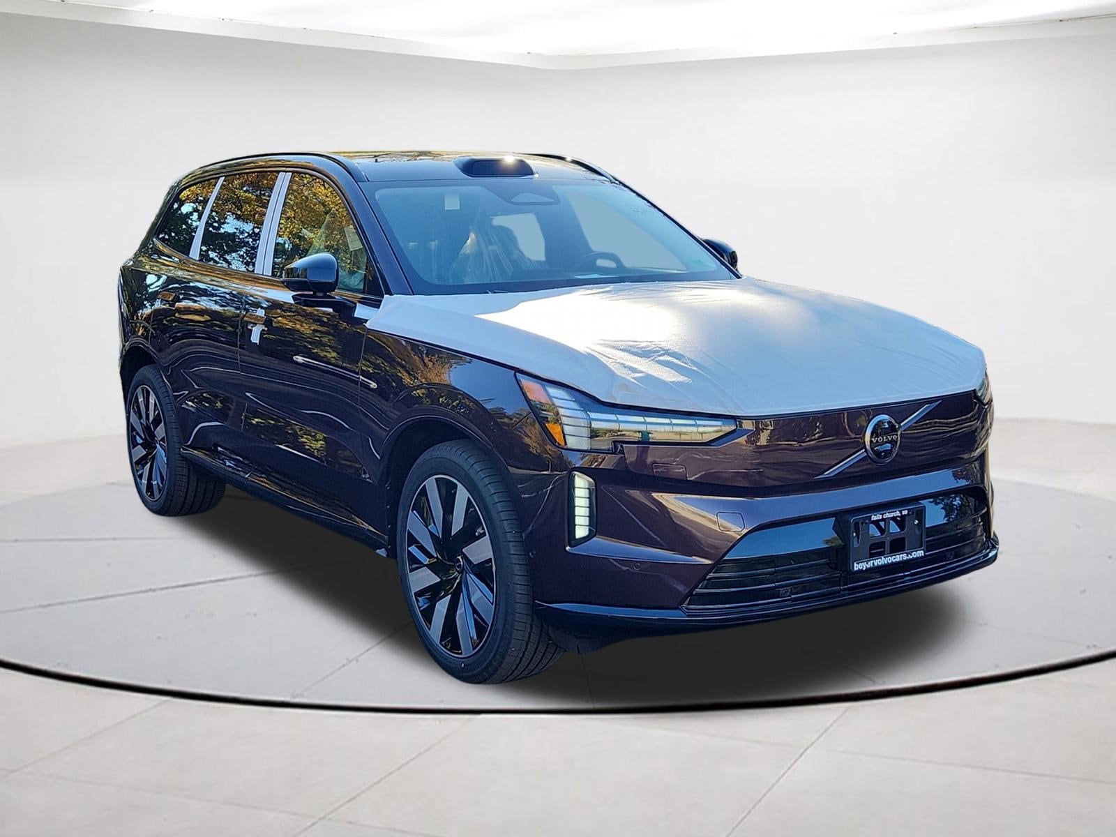 2025 Volvo EX90 Plus's photo