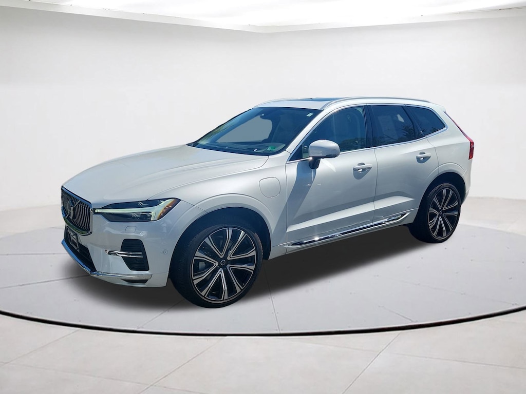 Certified 2023 Volvo XC60 Recharge Plug-In Hybrid Ultimate Bright SUV