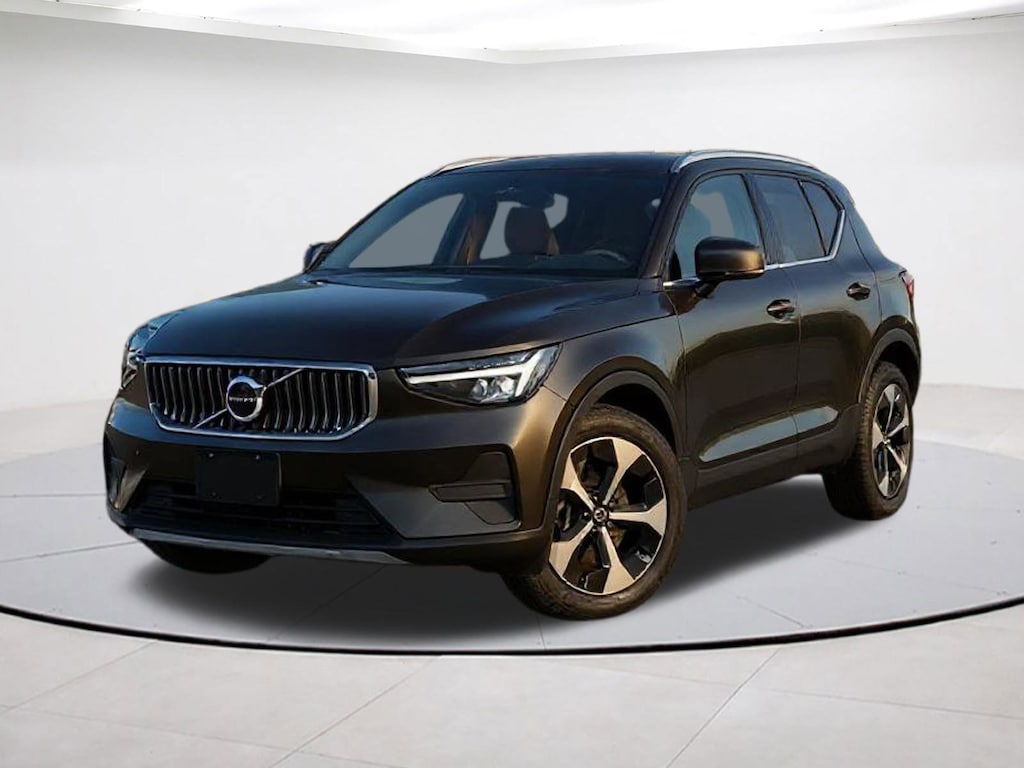 New 2025 Volvo XC40 B5 Ultra Dark Theme SUV