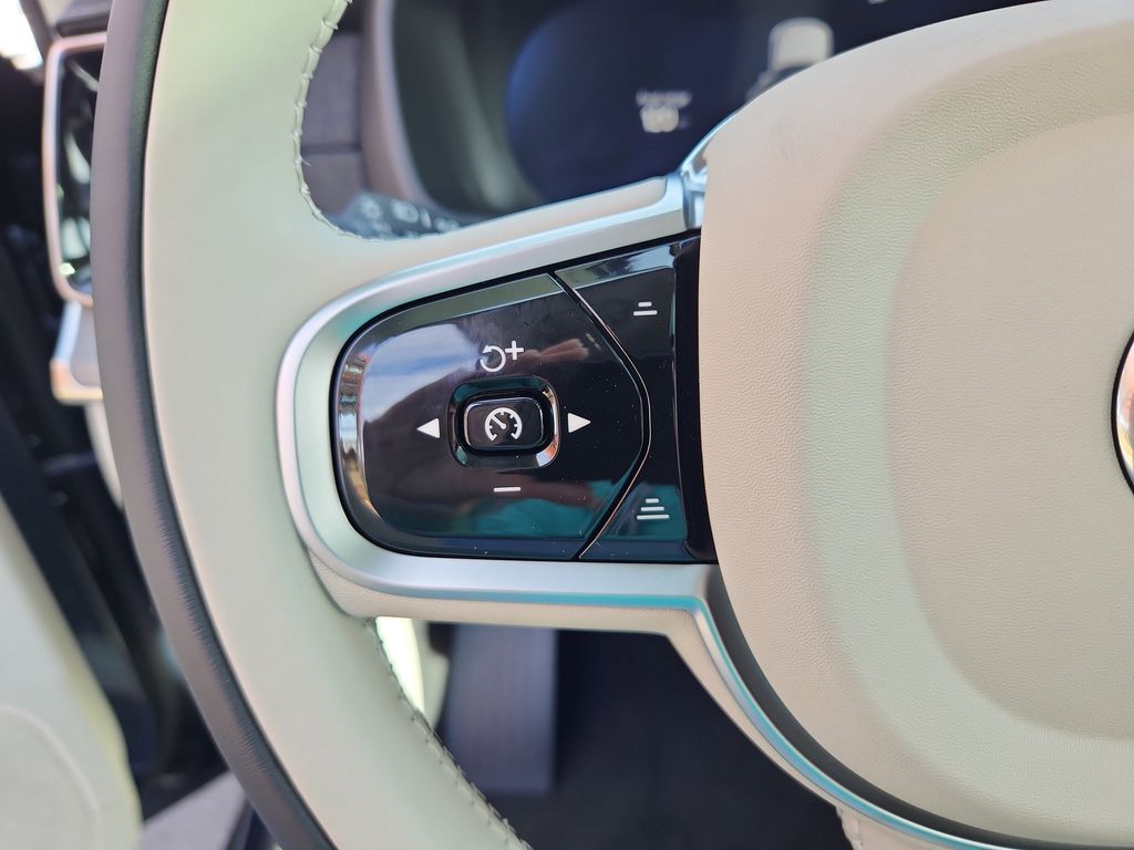 2026 Volvo XC90 Ultra - Photo 14