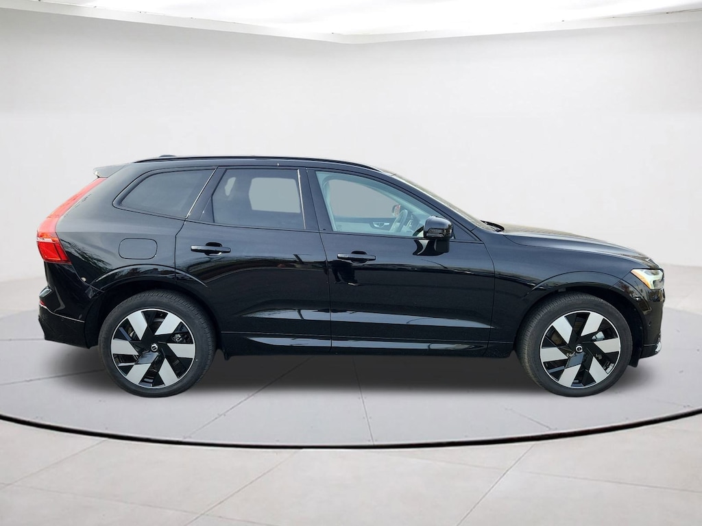 New 2025 Volvo XC60 plug-in hybrid T8 Plus SUV
