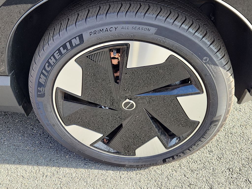 2025 Volvo EX30 Plus - Photo 8