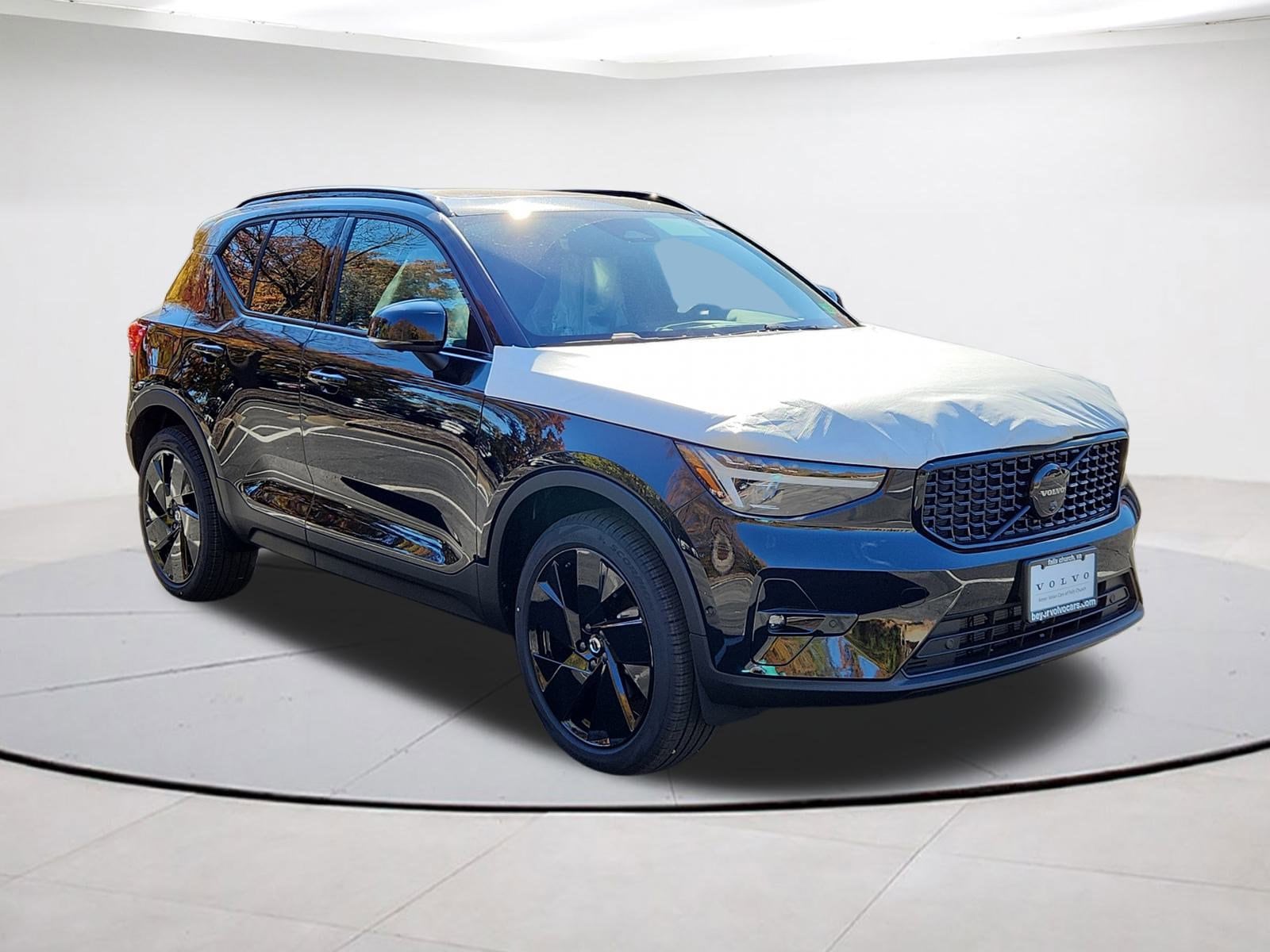 2026 Volvo XC40 Ultra Black Edition's photo