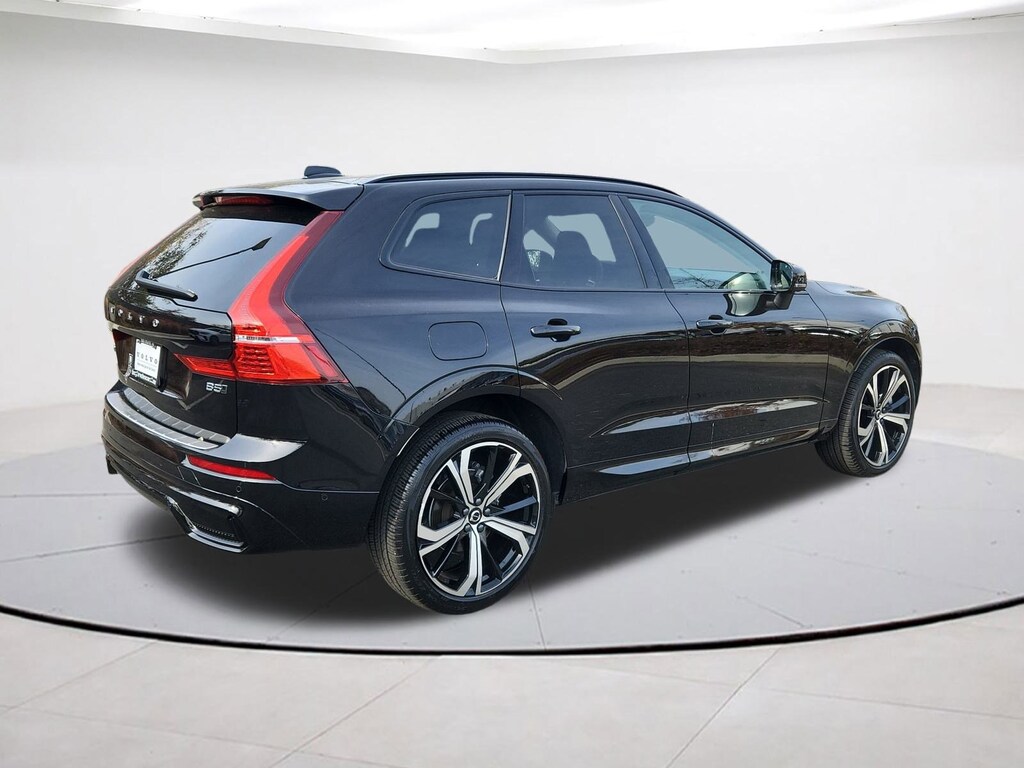 New 2025 Volvo XC60 B5 Ultra SUV