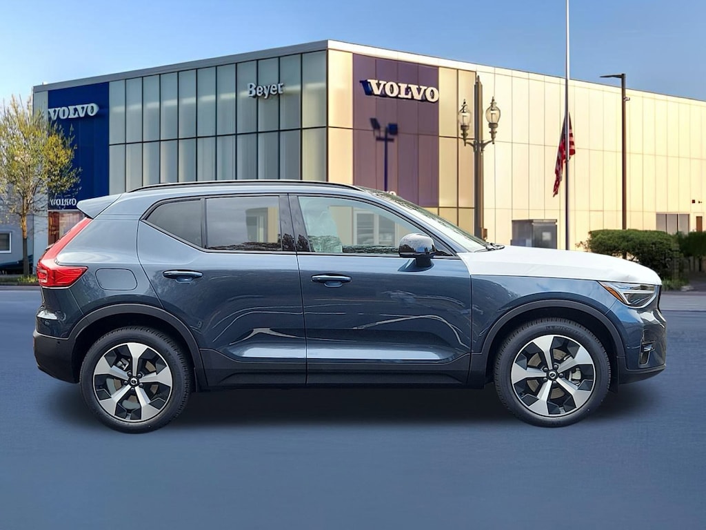 New 2026 Volvo XC40 B5 Plus SUV