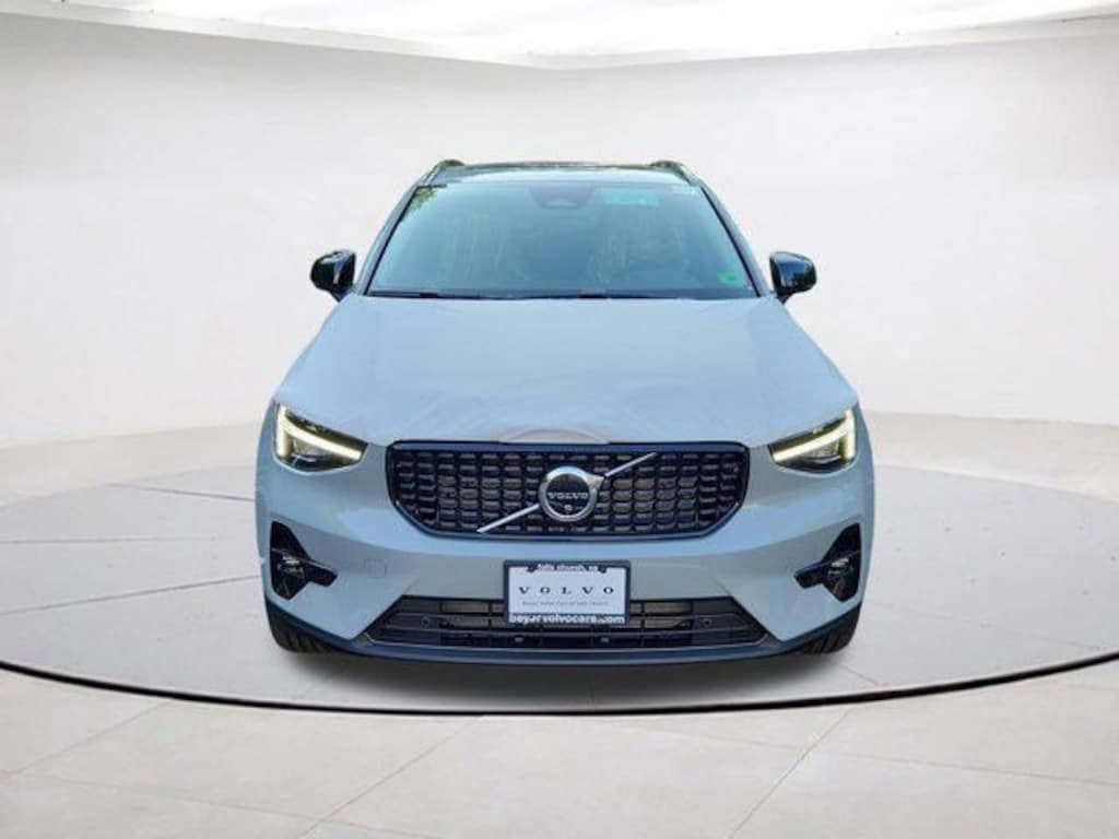 New 2026 Volvo XC40 B5 Plus SUV