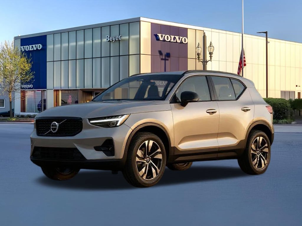 New 2025 Volvo XC40 B5 Ultra Bright Theme SUV