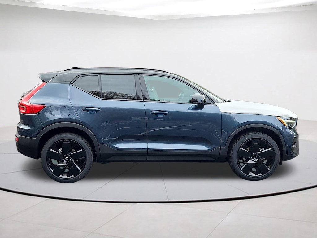 New 2026 Volvo XC40 B5 Ultra Black Edition SUV