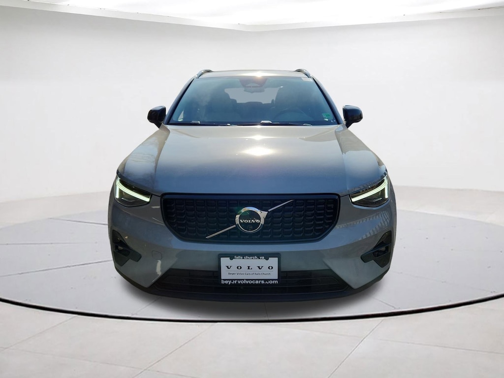 New 2026 Volvo XC40 B5 Plus SUV
