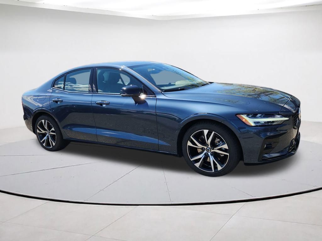 2025 Volvo S60 Plus