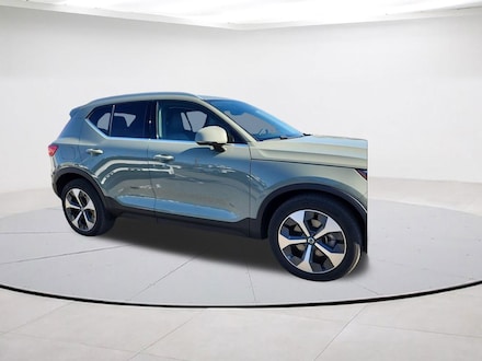 2023 Volvo XC40 B5 AWD Plus Bright SUV