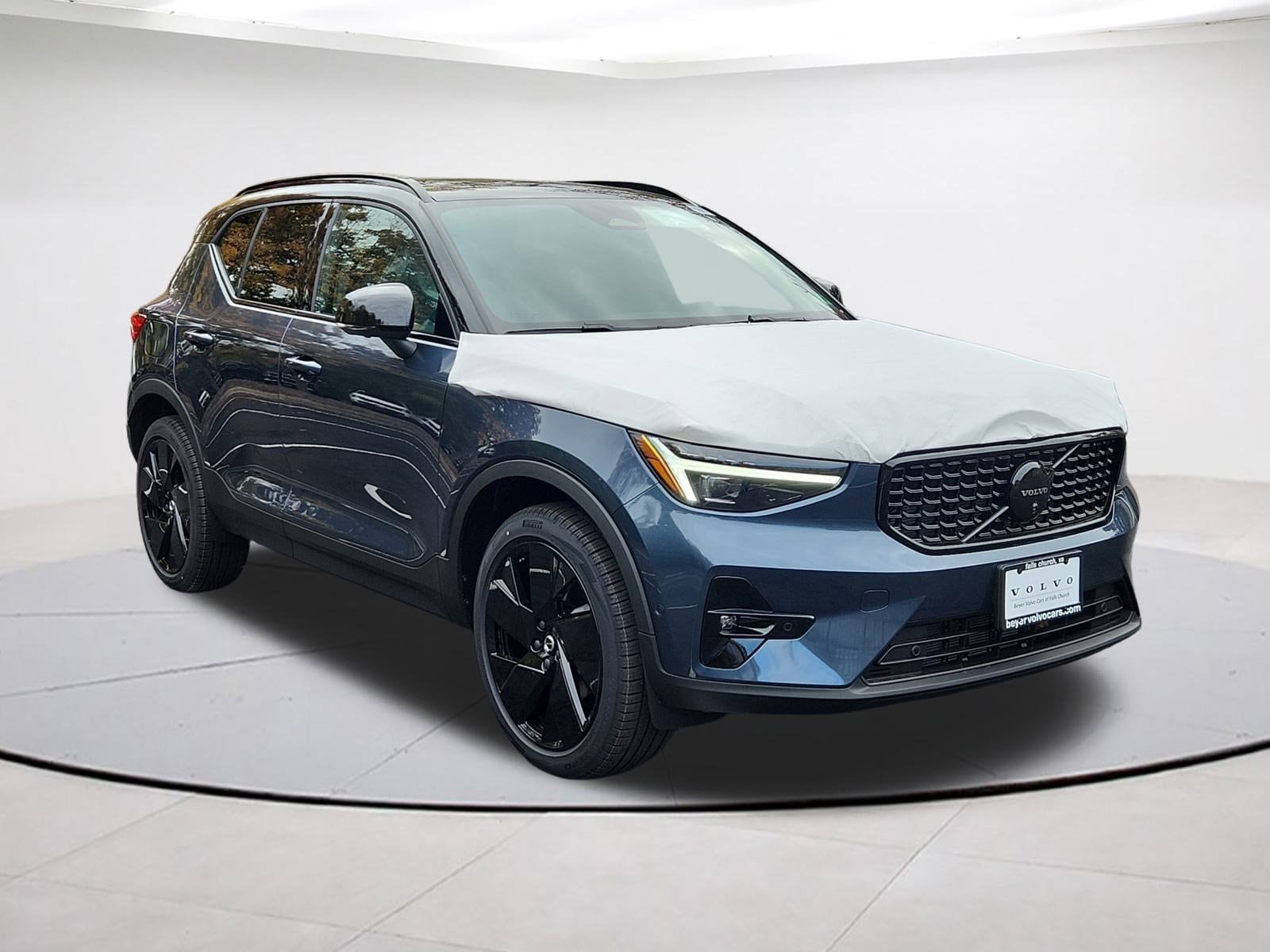 2026 Volvo XC40 Ultra Black Edition's photo
