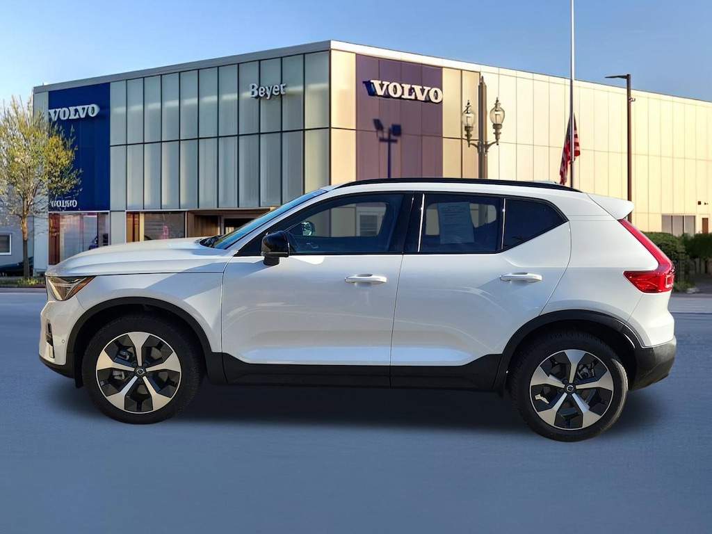 Used 2025 Volvo XC40 B5 Plus Dark Theme SUV