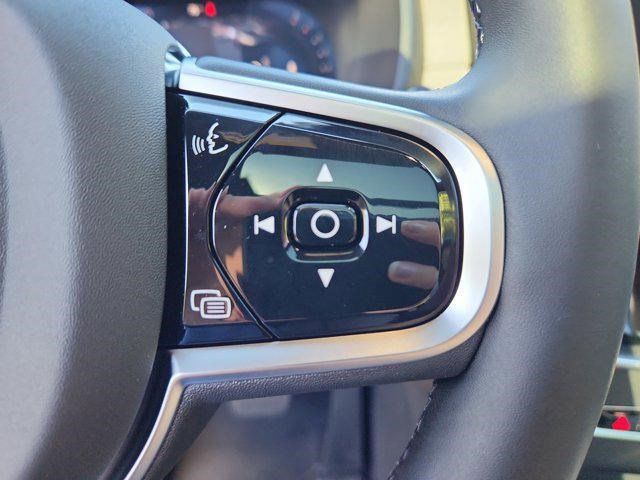 2026 Volvo XC90 Plus - Photo 15