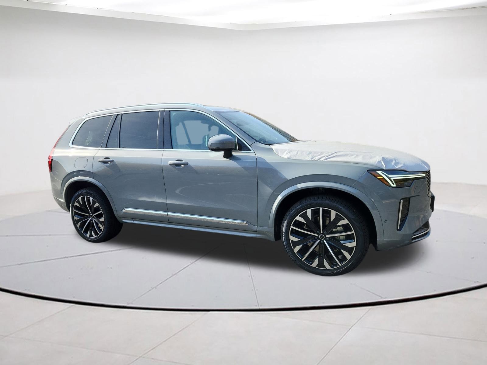 2026 Volvo XC90 Plus's photo