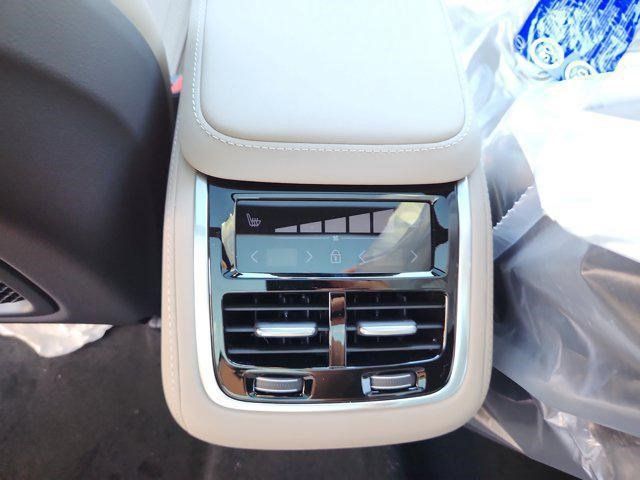 2026 Volvo XC90 Plus - Photo 22