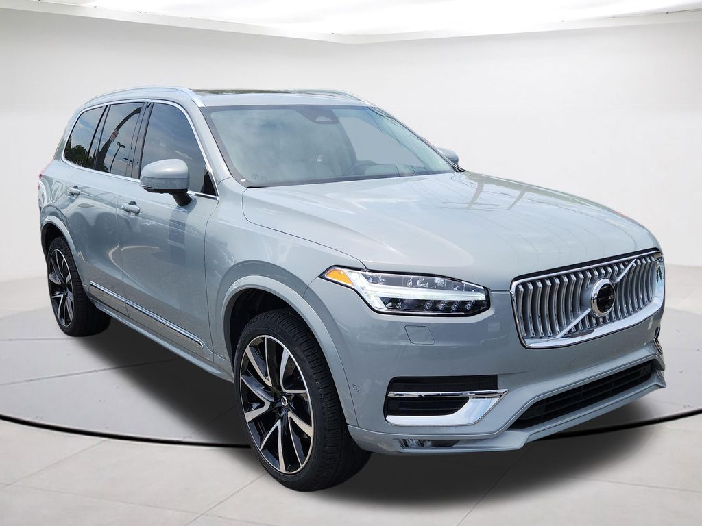 2025 Volvo XC90 B5 Plus Bright 4WD's photo