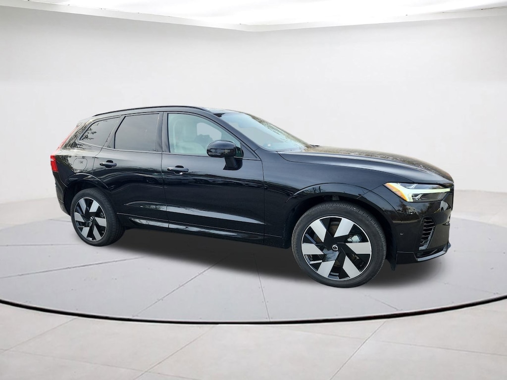 New 2025 Volvo XC60 plug-in hybrid T8 Plus SUV
