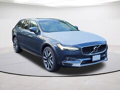2026 Volvo V90 Cross Country B6 Ultra Wagon