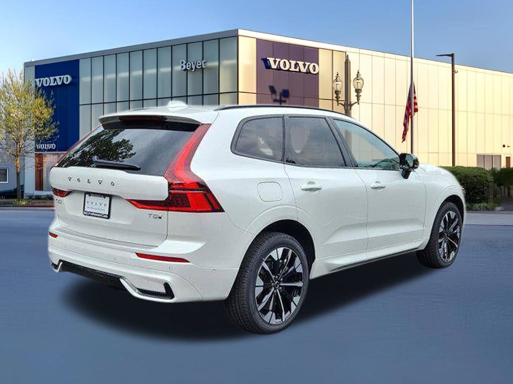 New 2026 Volvo XC60 plug-in hybrid T8 Plus SUV