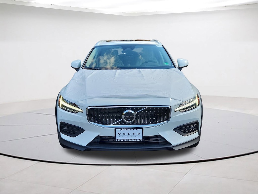 New 2026 Volvo V60 Cross Country B5 Ultra Wagon