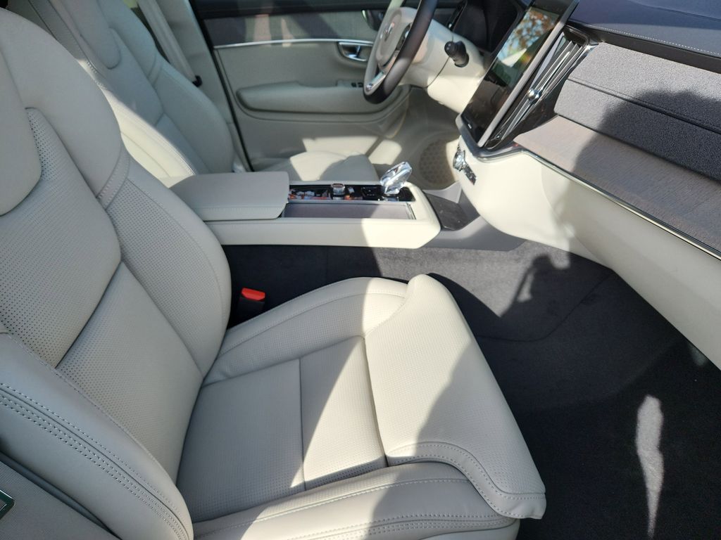 2026 Volvo XC90 Ultra - Photo 25
