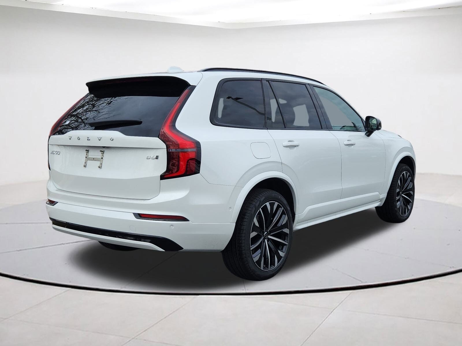 2026 Volvo XC90 AWD photo 4