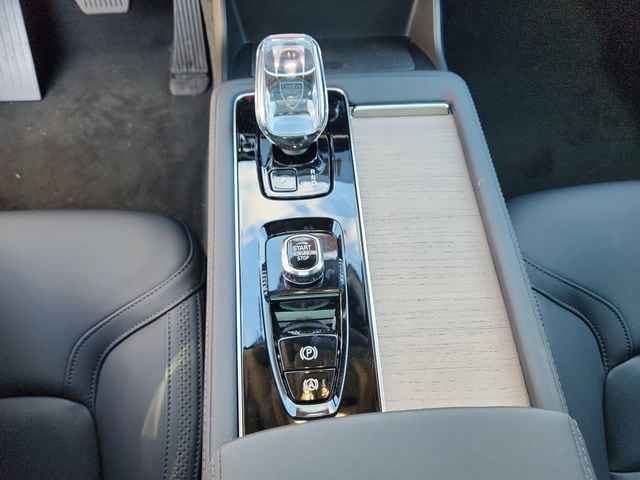 2026 Volvo XC90 Plus - Photo 11
