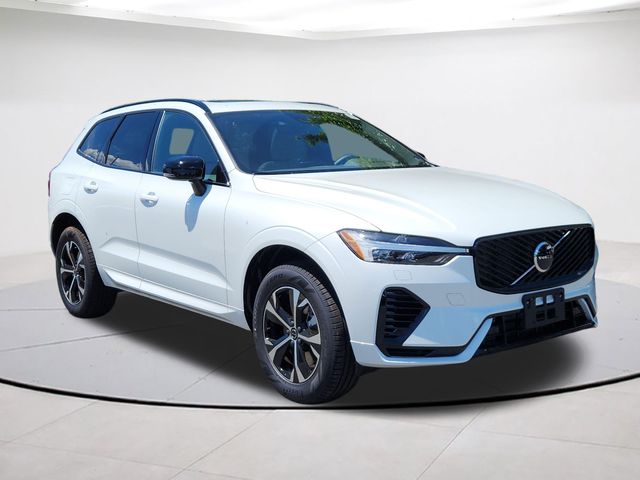 2026 Volvo XC60 T8 Core Dark AWD's photo