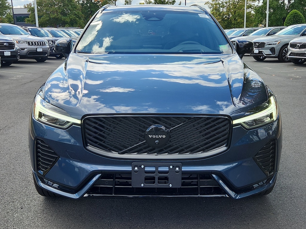 New 2026 Volvo XC60 B5 Ultra Black Edition SUV