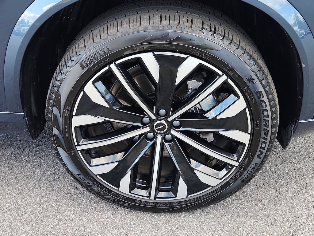Certified 2025 Volvo XC90 B6 Plus 7-Seater 2025.5 B6 AWD Plus 7-Seater