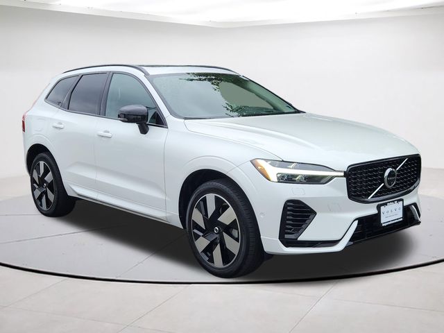 2024 Volvo XC60 T8 Ultimate Dark Theme AWD's photo