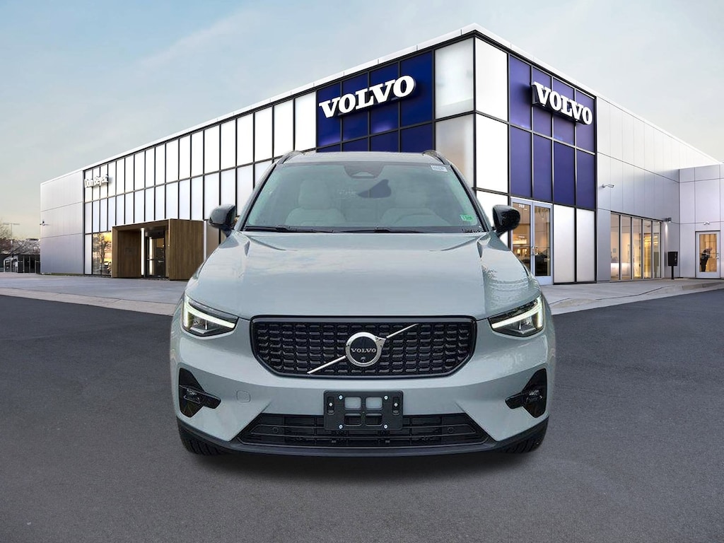 New 2026 Volvo XC40 B5 Plus SUV