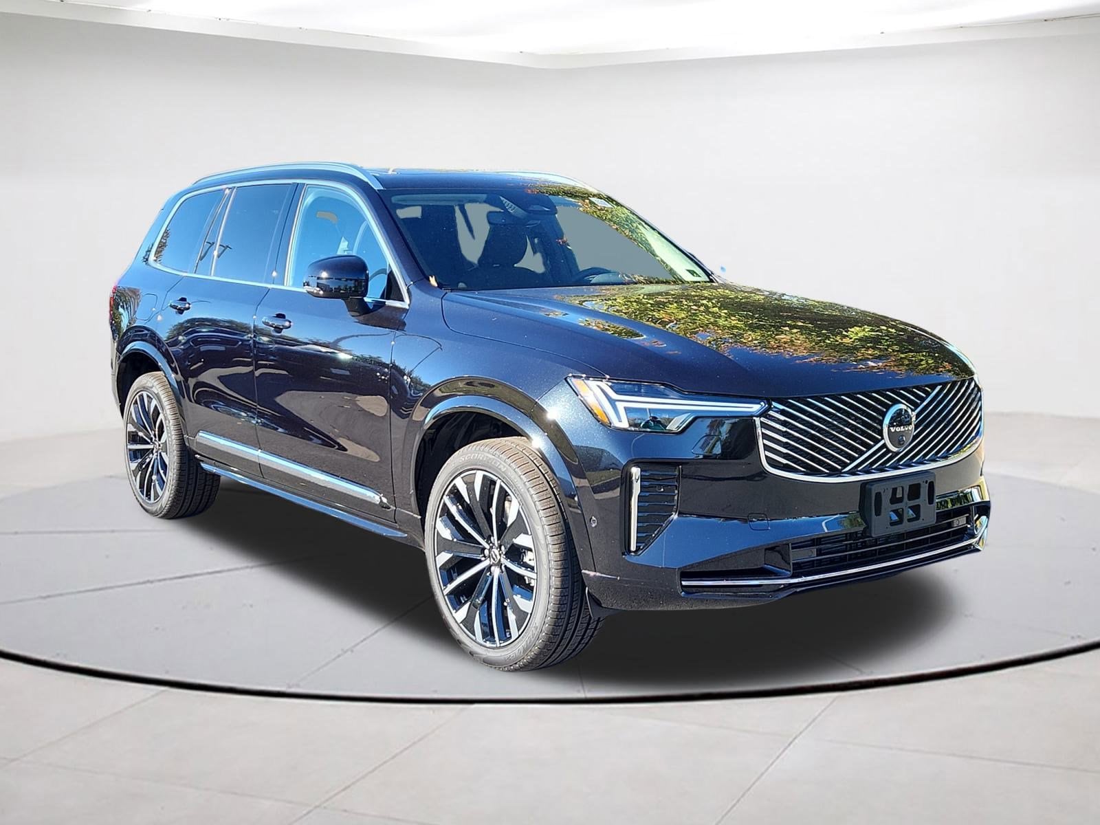 2026 Volvo XC90 Plus's photo