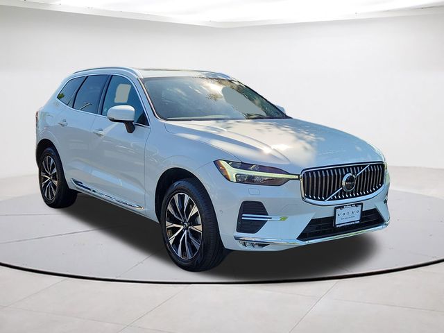 2023 Volvo XC60 B5 Plus Bright Theme AWD's photo