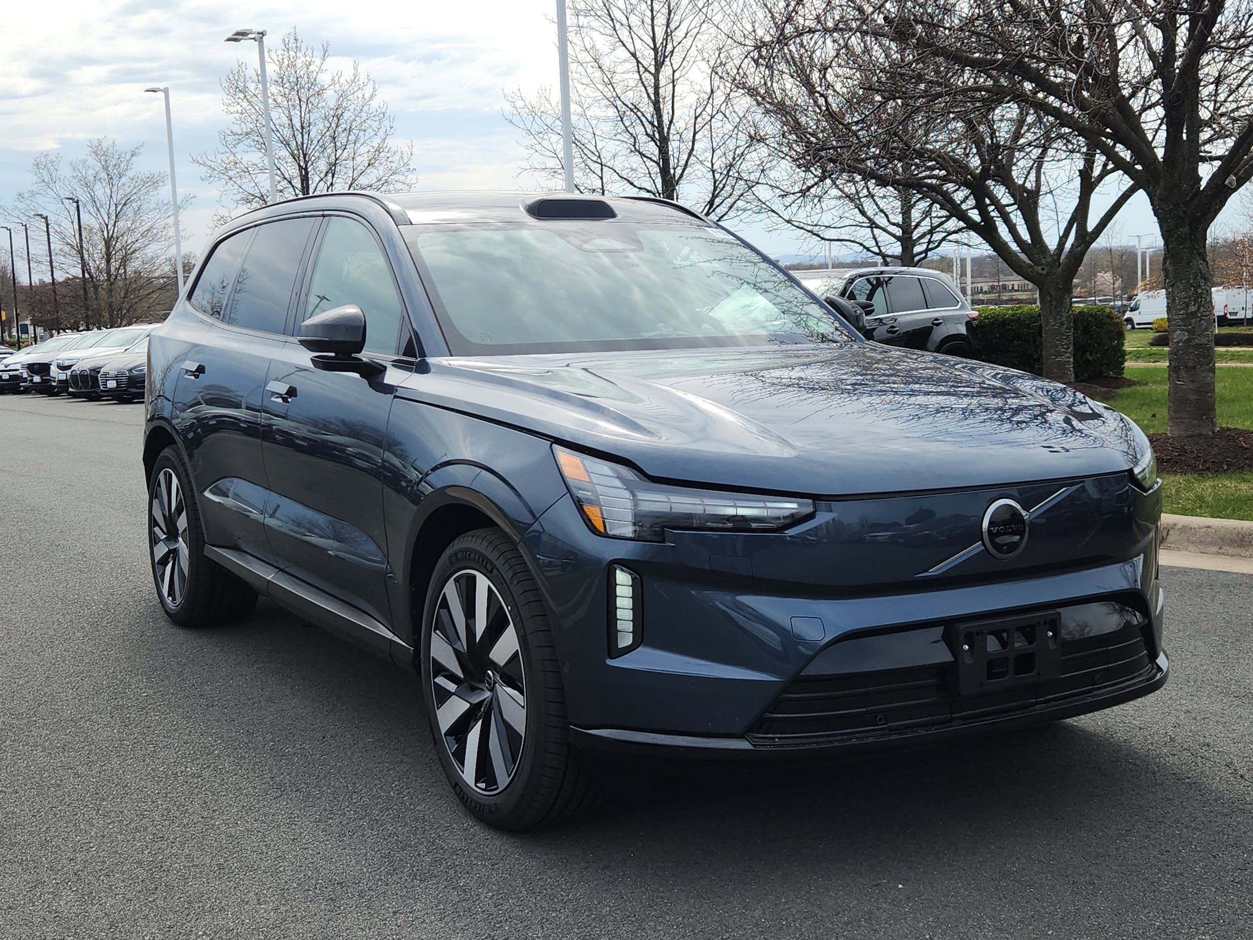 2025 Volvo EX90