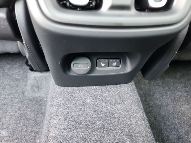 2026 Volvo XC40 Ultra Black Edition - Photo 22