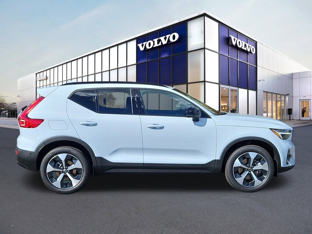 New 2026 Volvo XC40 B5 Plus SUV