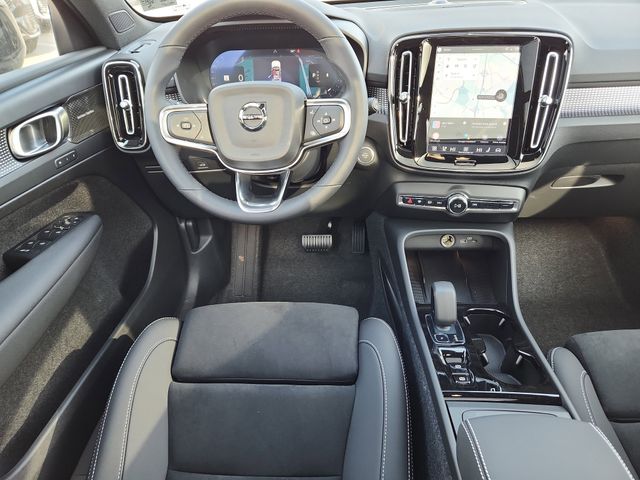 2026 Volvo XC40 Ultra Black Edition - Photo 23