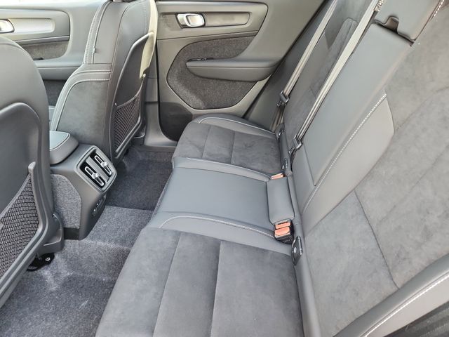 2026 Volvo XC40 Ultra Black Edition - Photo 21