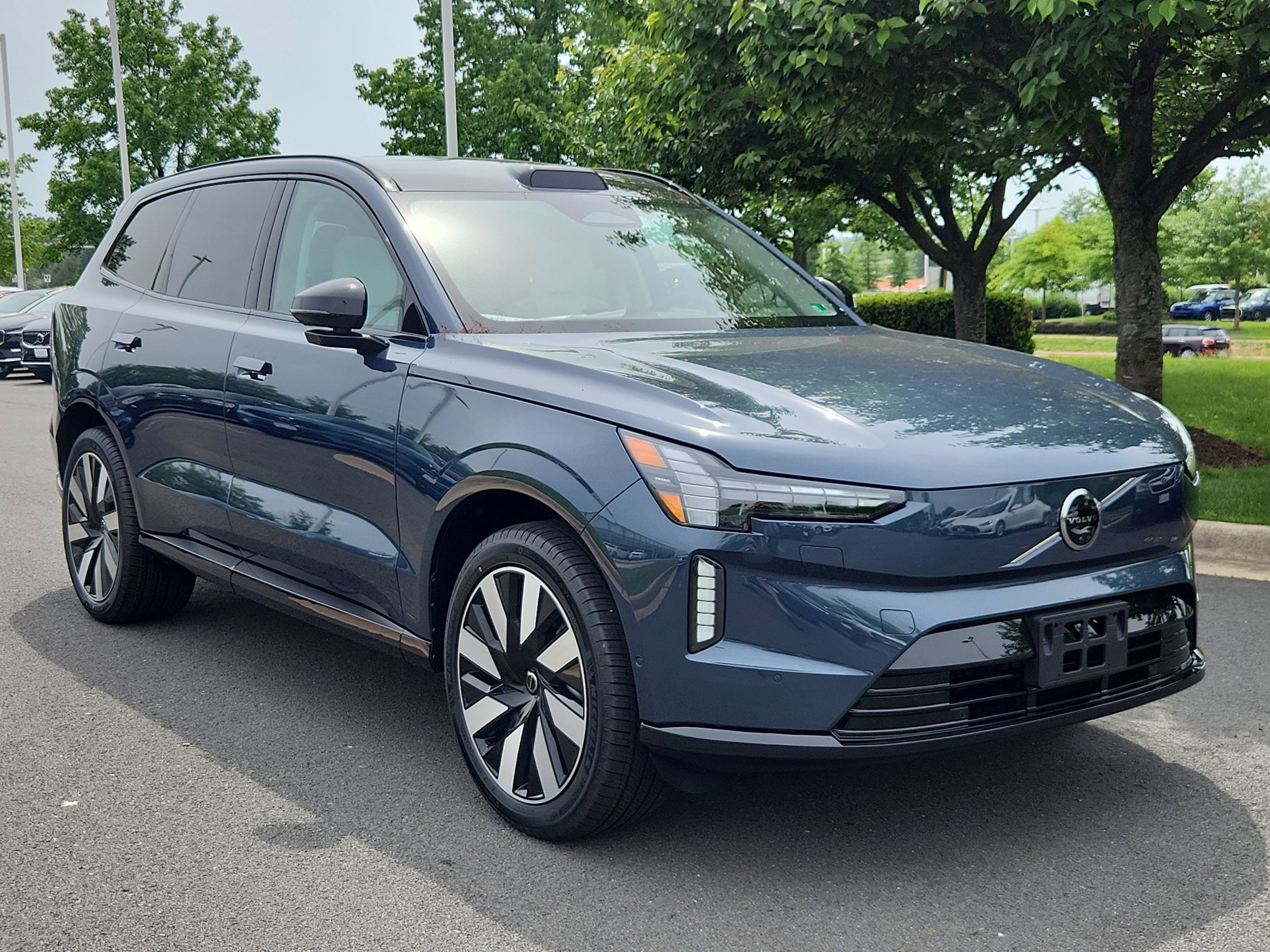 2025 Volvo EX90