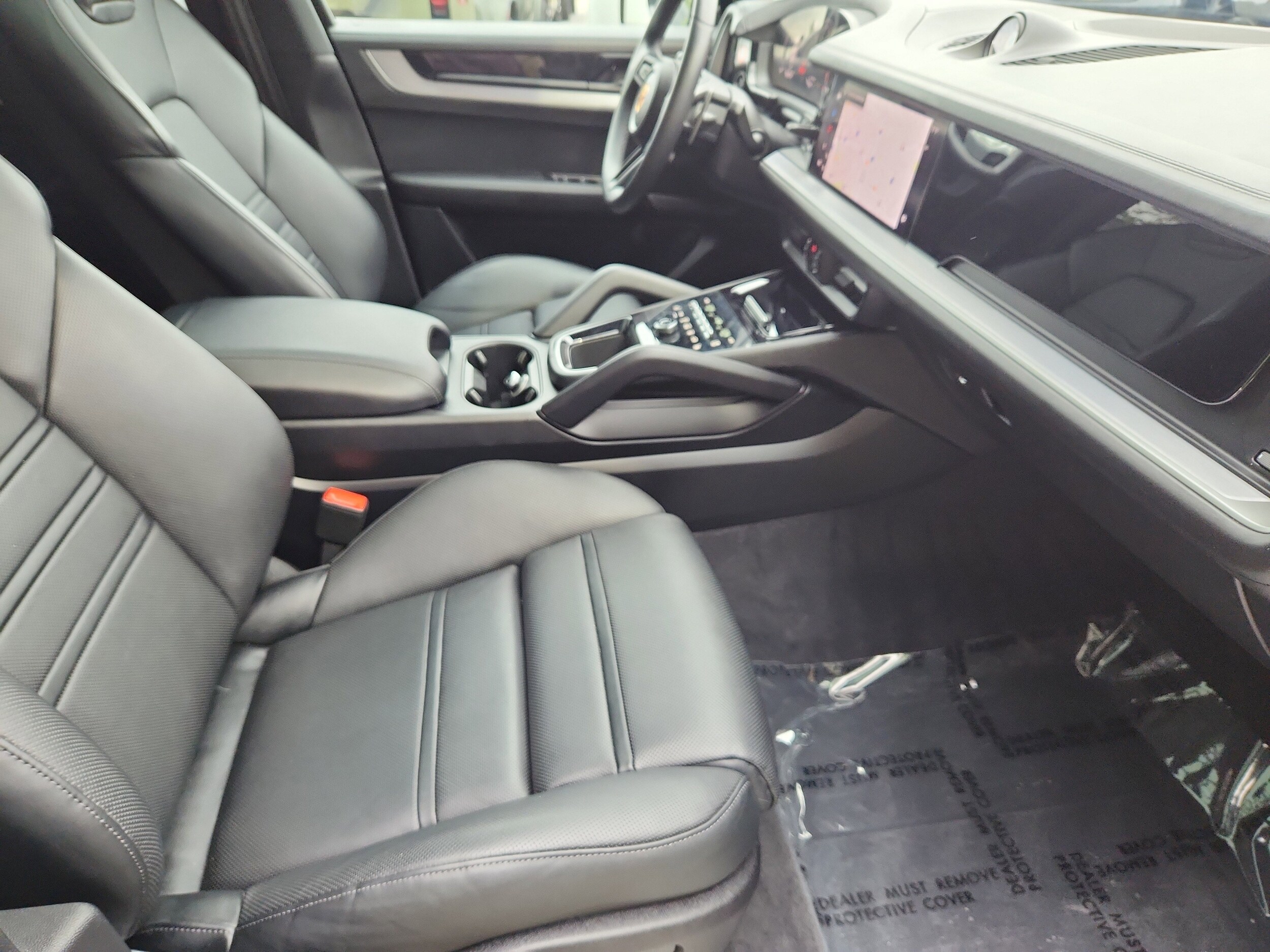 2024 Porsche Cayenne S photo 3