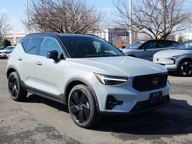 2026 Volvo XC40