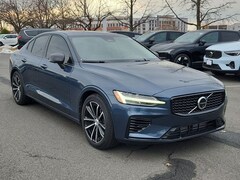 2025 Volvo S60 Plug-In Hybrid T8 Plus Sedan
